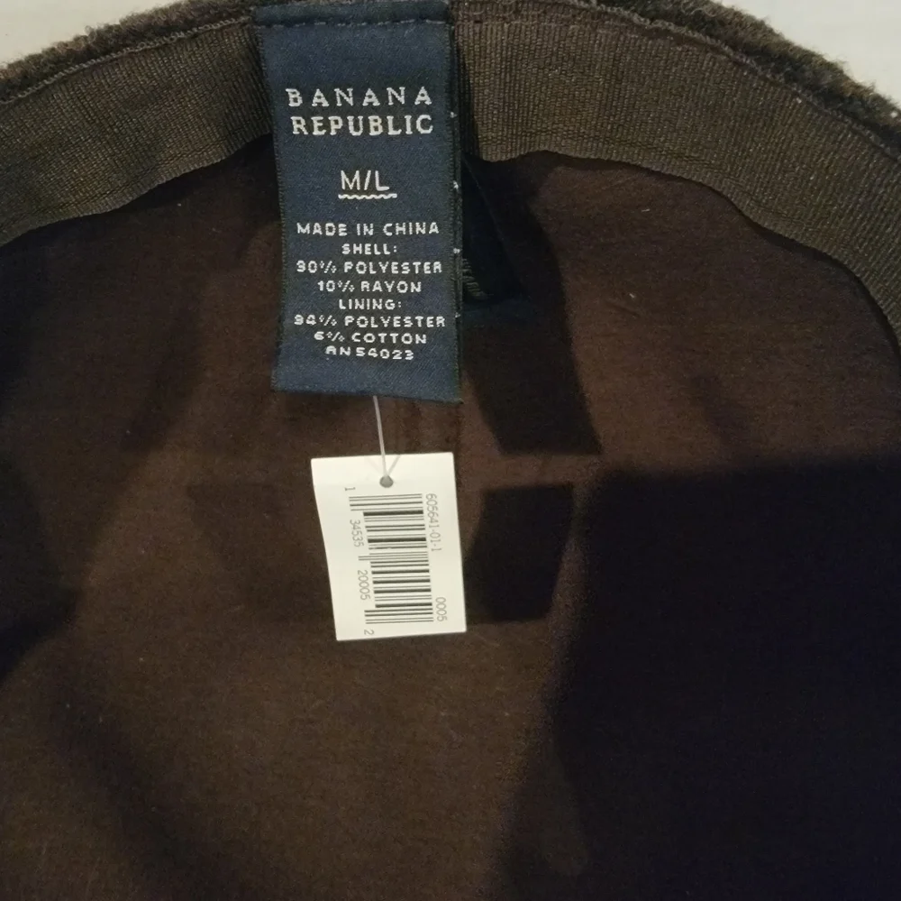 NWT - BERET from BANANA REPUBLIC ( sz m/l)